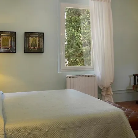 Villa Barilli 10, Emma Empoli